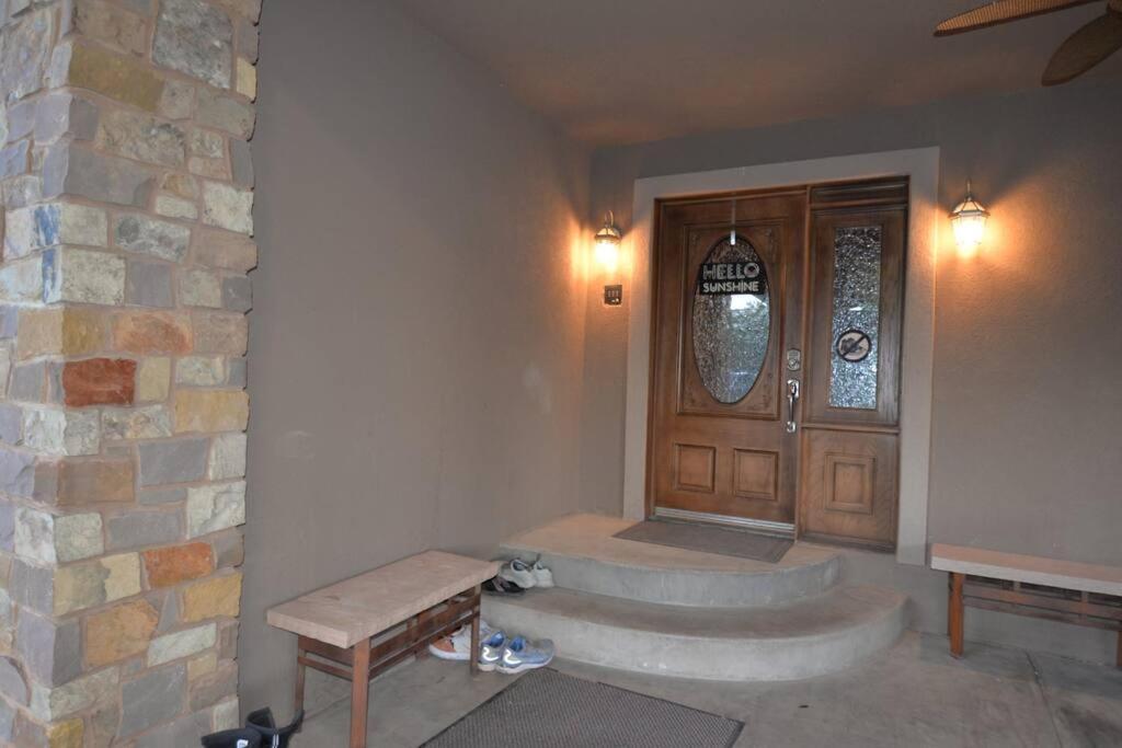 Tacit Shadow Resort Shangri-La King Suite, Gym, Coffee Bar, Hot-Tub, Free Laundry, Food Available Parowan Εξωτερικό φωτογραφία