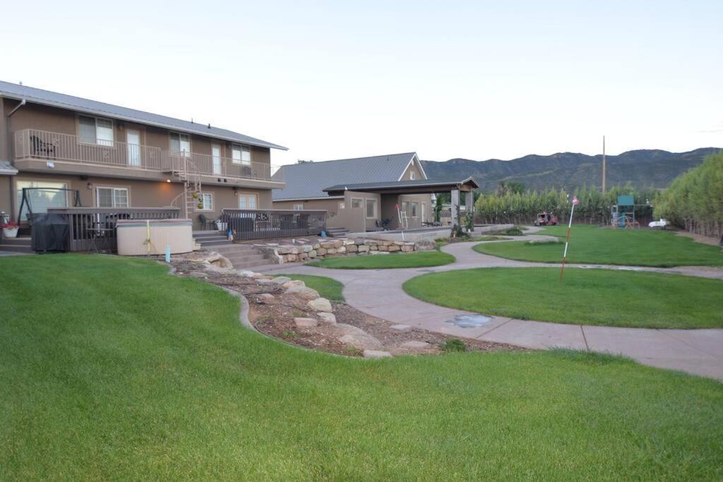 Tacit Shadow Resort Shangri-La King Suite, Gym, Coffee Bar, Hot-Tub, Free Laundry, Food Available Parowan Εξωτερικό φωτογραφία
