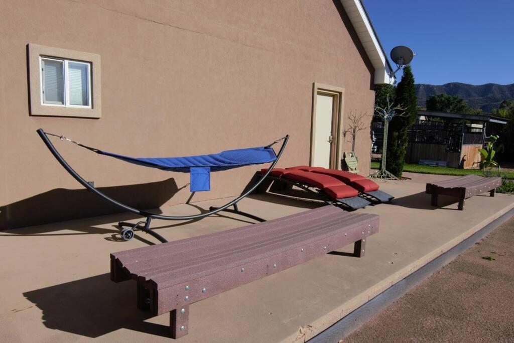Tacit Shadow Resort Shangri-La King Suite, Gym, Coffee Bar, Hot-Tub, Free Laundry, Food Available Parowan Εξωτερικό φωτογραφία